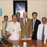 Lấy sỏi qua da với bộ nông Webb 11/09/2006