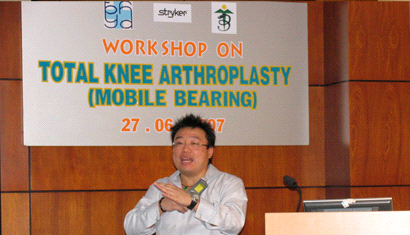 Thay khớp gối - Mobile Bearing 27/06/2007